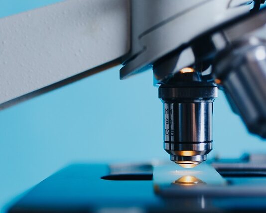 Czy policjant ma prawo sprawdzić czy mam soczewki?