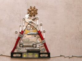 Do czego służy śrubokręt krzyżowy?