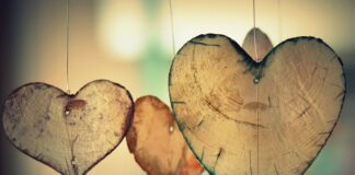 Jak wyciąć serce ze styropianu?