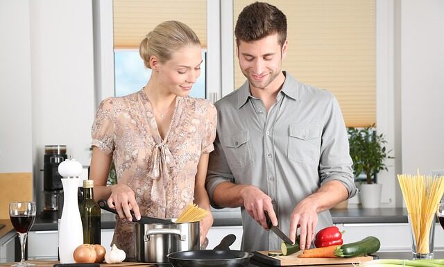 Jak trzymać nóż szefa kuchni? Jak trzymać nóż szefa kuchni?