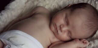 Co do spania w salonie?