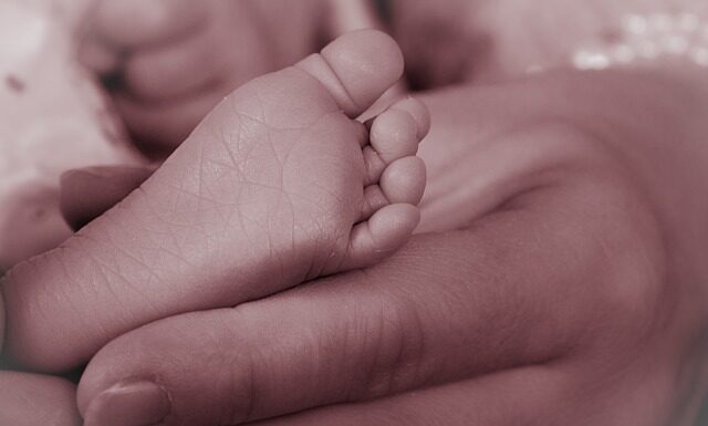 Jakie wkręty do nóżek meblowych?