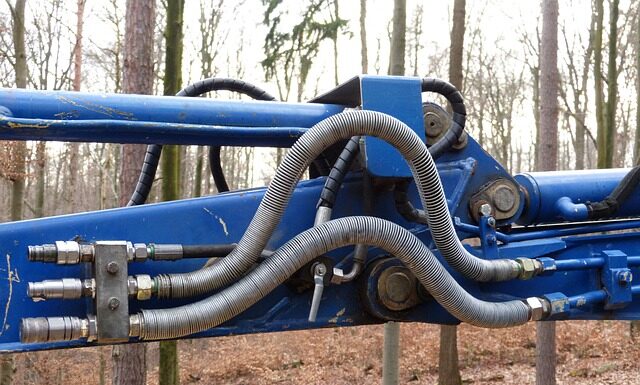 Dlaczego w hydraulice siłowej pieni się olej? Dlaczego w hydraulice siłowej pieni się olej?
