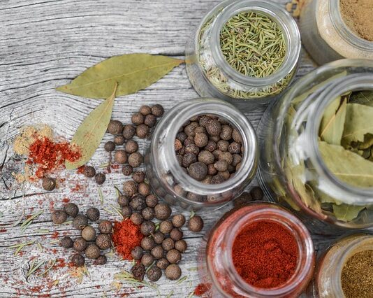 Jak prawidłowo ustawić przyczepę kempingową?