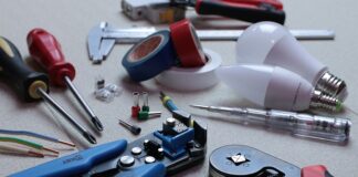 Kiedy i gdzie są montowane nasady nakładki na kominach dymowych?