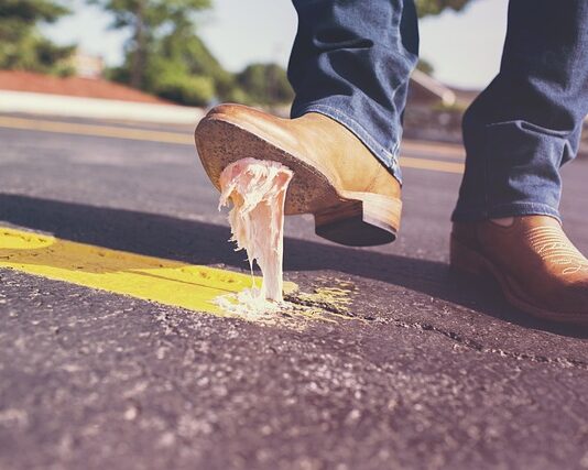 Ile schnie klej wodny?