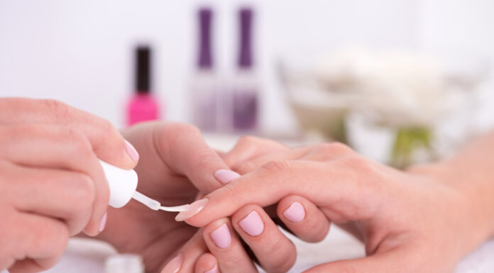 5 rzeczy, o których musisz wiedzieć, zanim wybierzesz manicure w Łodzi manicure w Łodzi